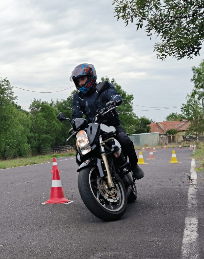 A2 kategóriás járműkezelési oktatás
